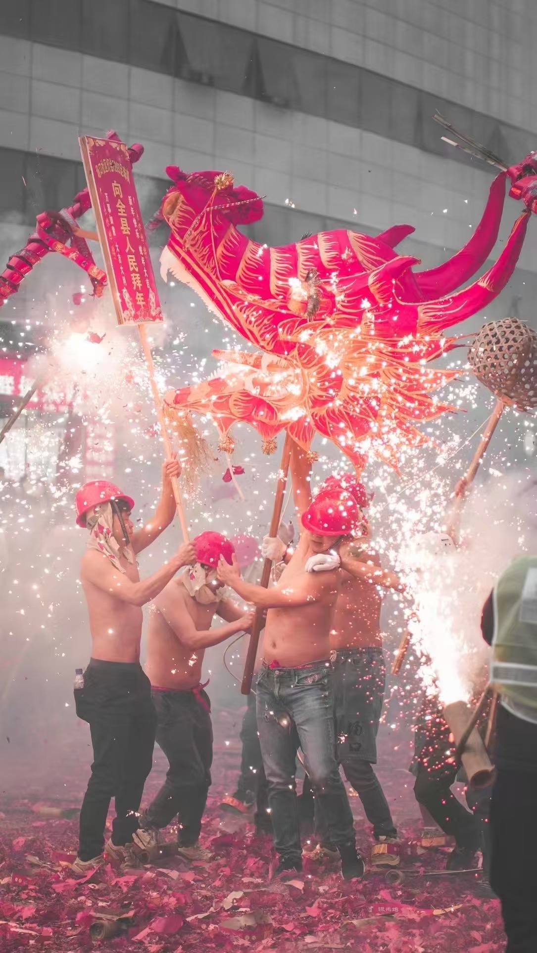 德江“火龙节”:非遗炸龙祈福,气象服务护佳节2.jpg