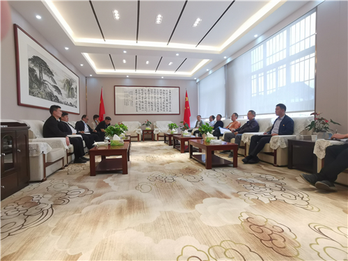 黔西:省气象局检查组到黔西开展防雷和升放气球安全生产“打非治违”专项行动检查图片.jpg